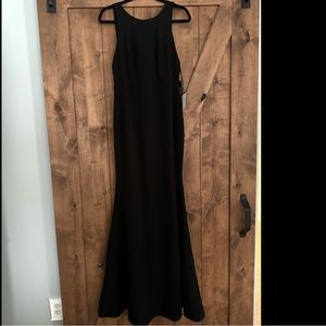 Lulu’s black dress